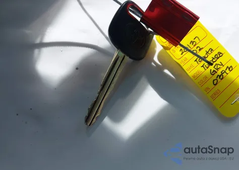 2002 Toyota Tundra Ltd V8 z USA, uszkodzony, nr VIN 5TBRT38182S330393